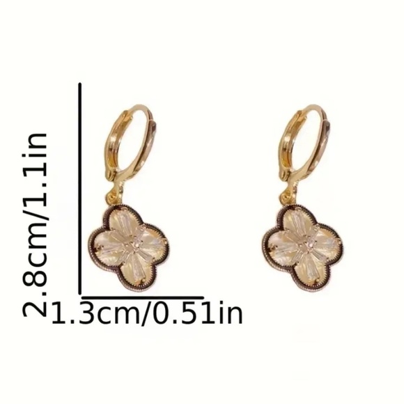 SALE💚 any 3 for $18 💚 Four-leaf Clover Earrings - Picture 5 of 5